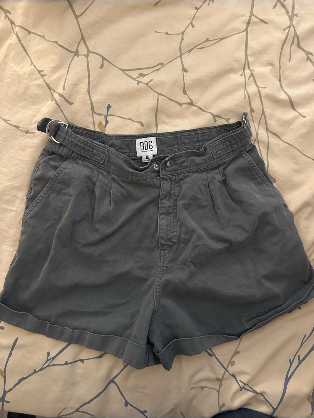 BDG high waisted shorts M